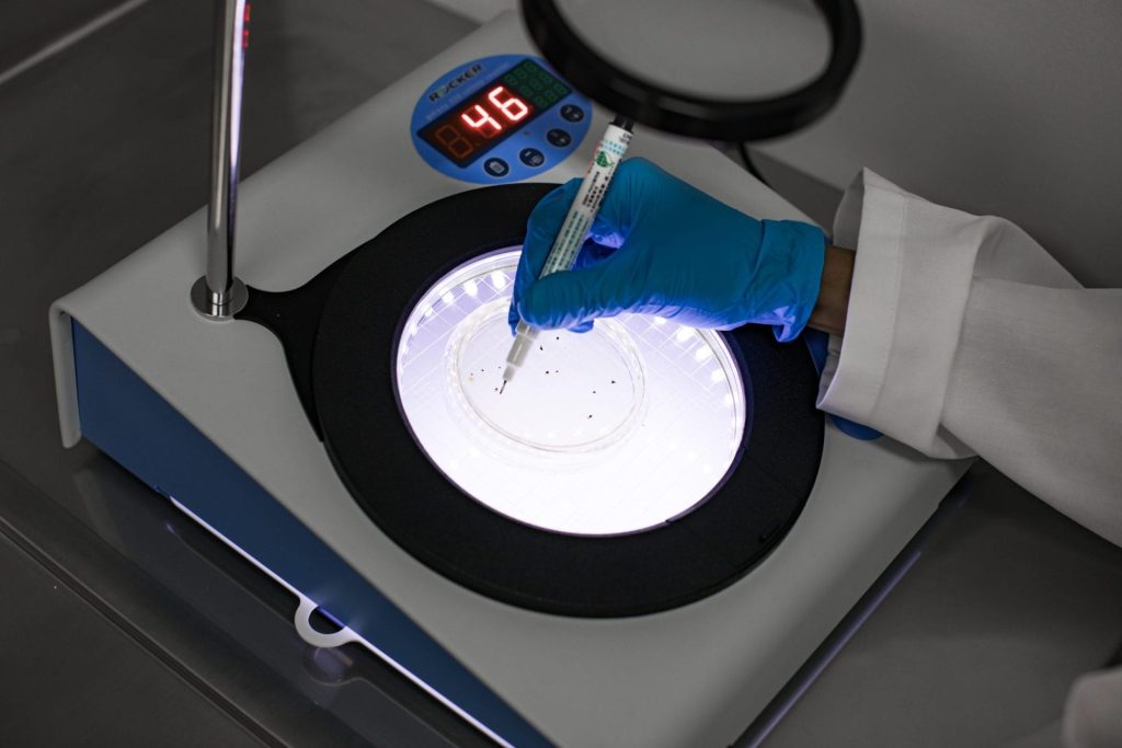 Air Testing for microorganisms in operating theatre hygienist